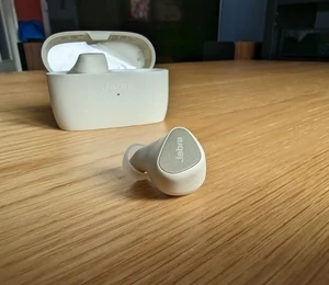 Test Jabra Elite 5 : il ne leur manque qu'une vraie réduction de bruit